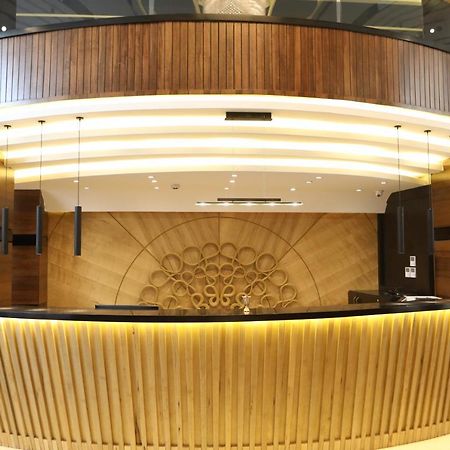 فندق صحارى الخليج Sahara Gulf Hotel Apartments Аман Екстериор снимка