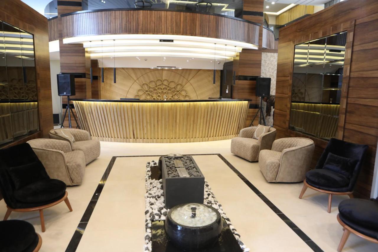 فندق صحارى الخليج Sahara Gulf Hotel Apartments Аман Екстериор снимка