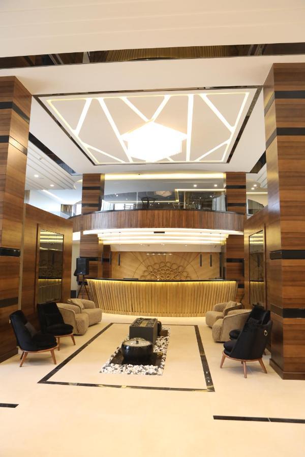 فندق صحارى الخليج Sahara Gulf Hotel Apartments Аман Екстериор снимка