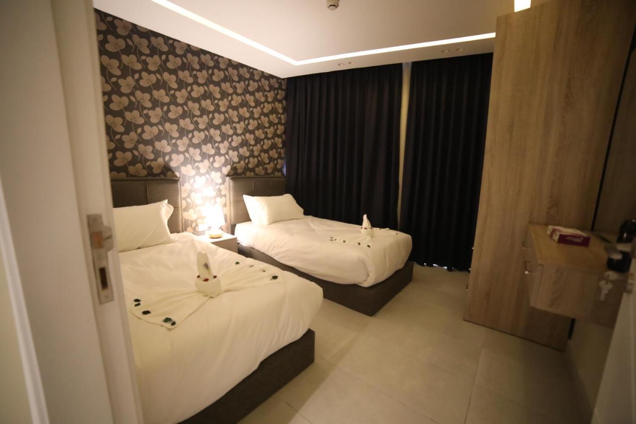 فندق صحارى الخليج Sahara Gulf Hotel Apartments Аман Екстериор снимка